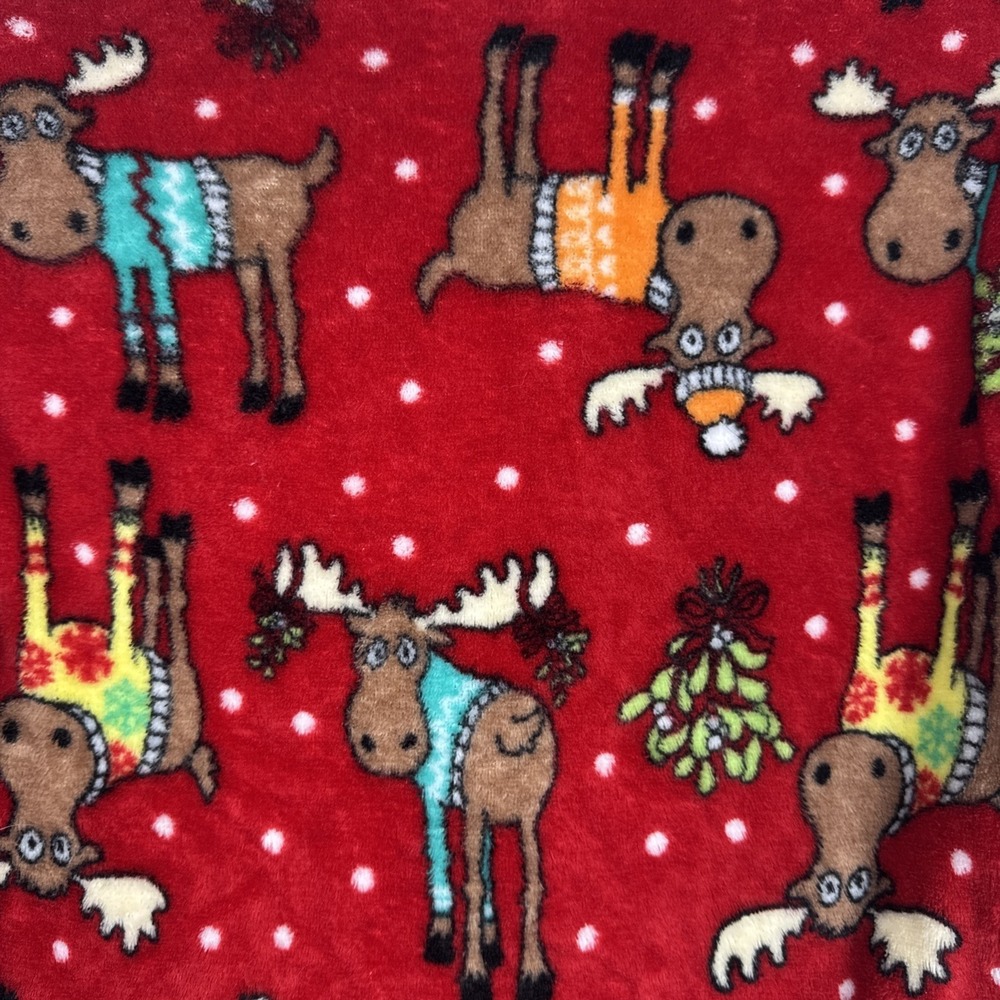 Secret Treasures Women's One Piece Zip Up Pjs Fuzzy Christmas Moose Small - Picture 4 of 7